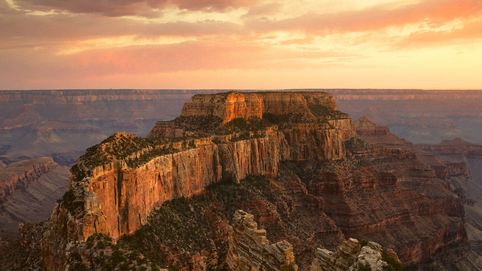 articles/2015/04/18/the-grand-canyon-is-getting-a-mall/150417-joiner-grand-canyon-tease_lonrjn