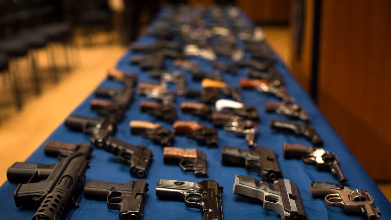 articles/2013/02/15/obama-and-bloomberg-together-may-unarm-the-nra/130215-shrum0bloomberg-obama-tease-embed_nuuume