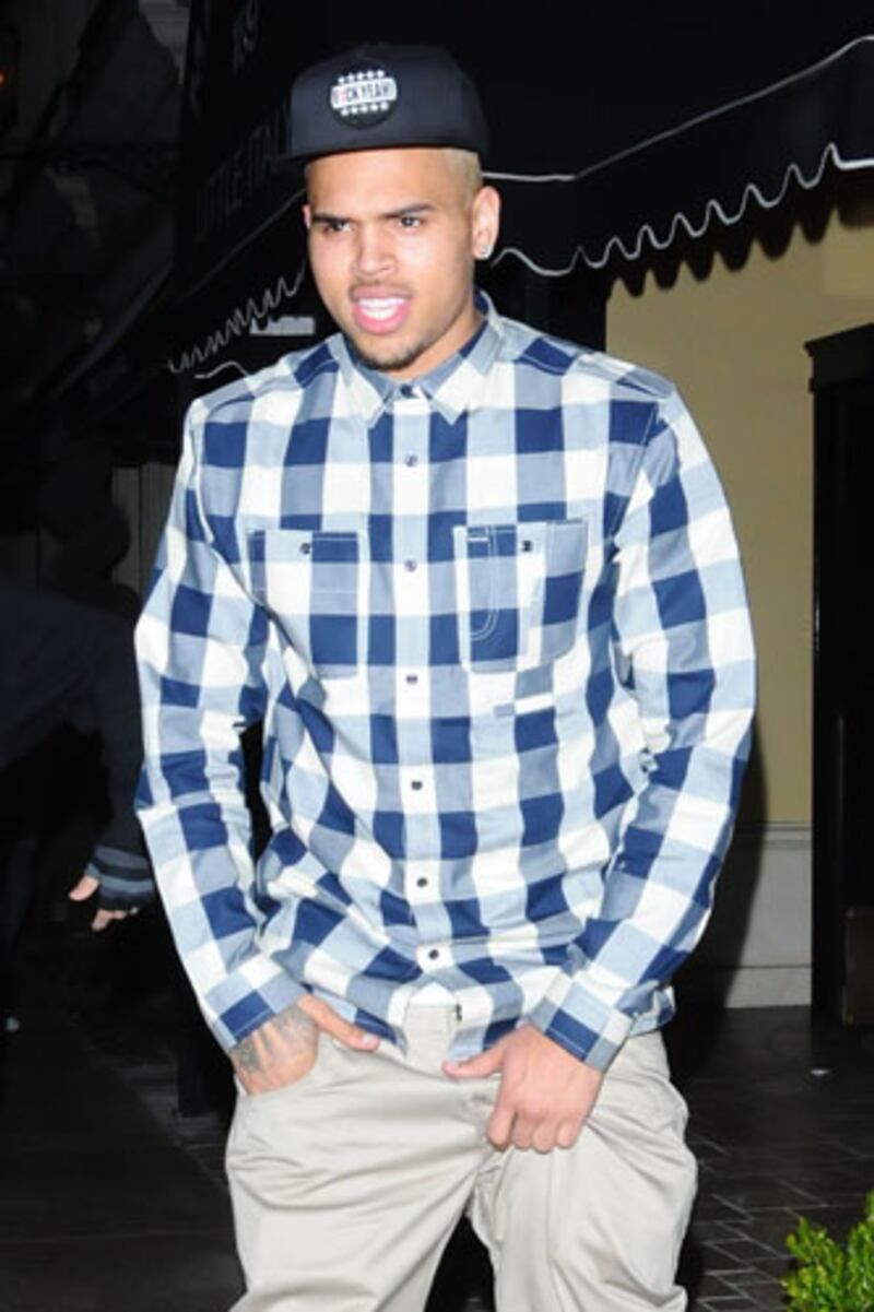 galleries/2012/04/14/zac-efron-justin-bieber-more-stars-who-adjust-in-public-photos/chris-brown-celebrity-adjustments_gyxckh