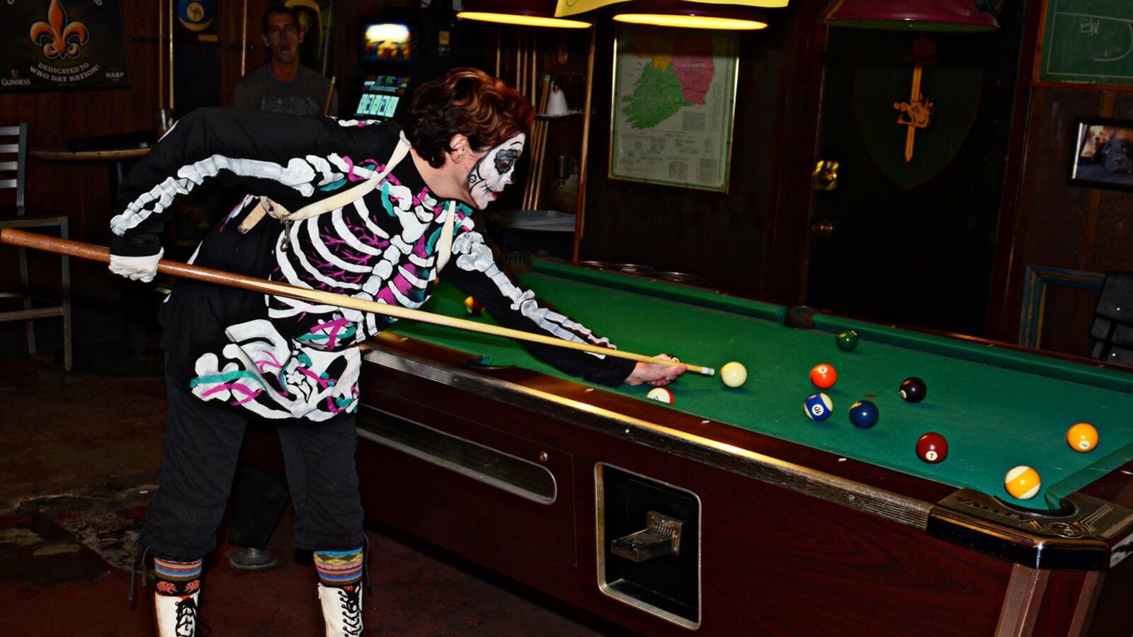 galleries/2014/11/01/day-of-the-dead-comes-to-new-orleans-photos/141031-skin-bones-09_r25rwp