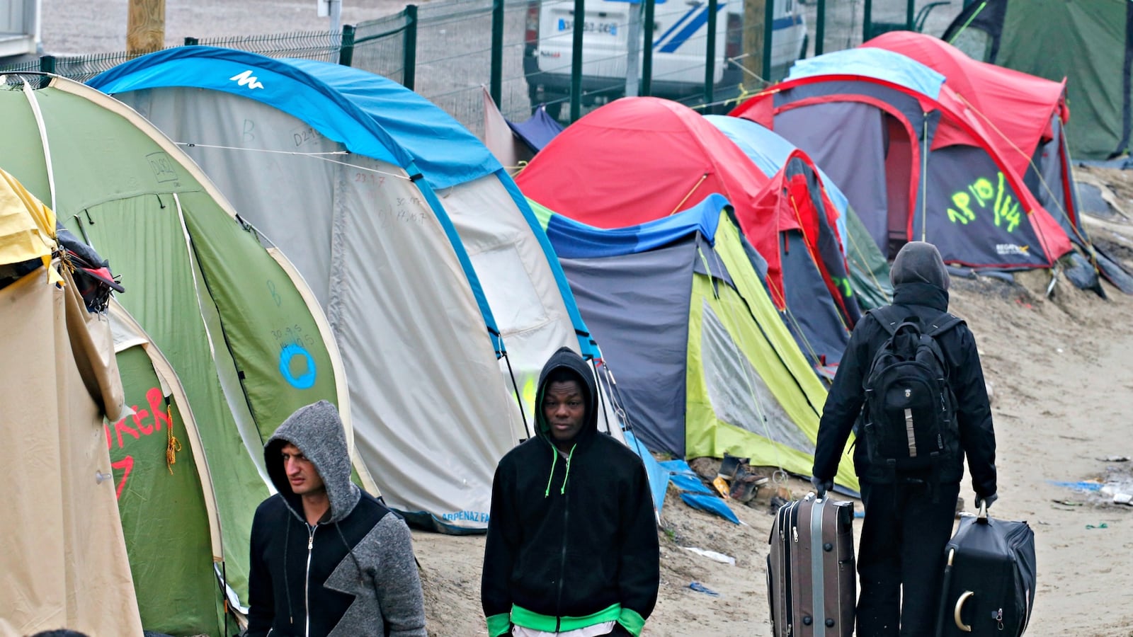 cheats/2016/10/24/france-begins-clearing-calais-jungle-migrant-camp/161024-calais-refugees-cheat_nkcm4a