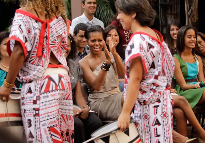 galleries/2011/03/19/obamas-visit-brazil/obama-brazil---brazilian-dance_xgosuo