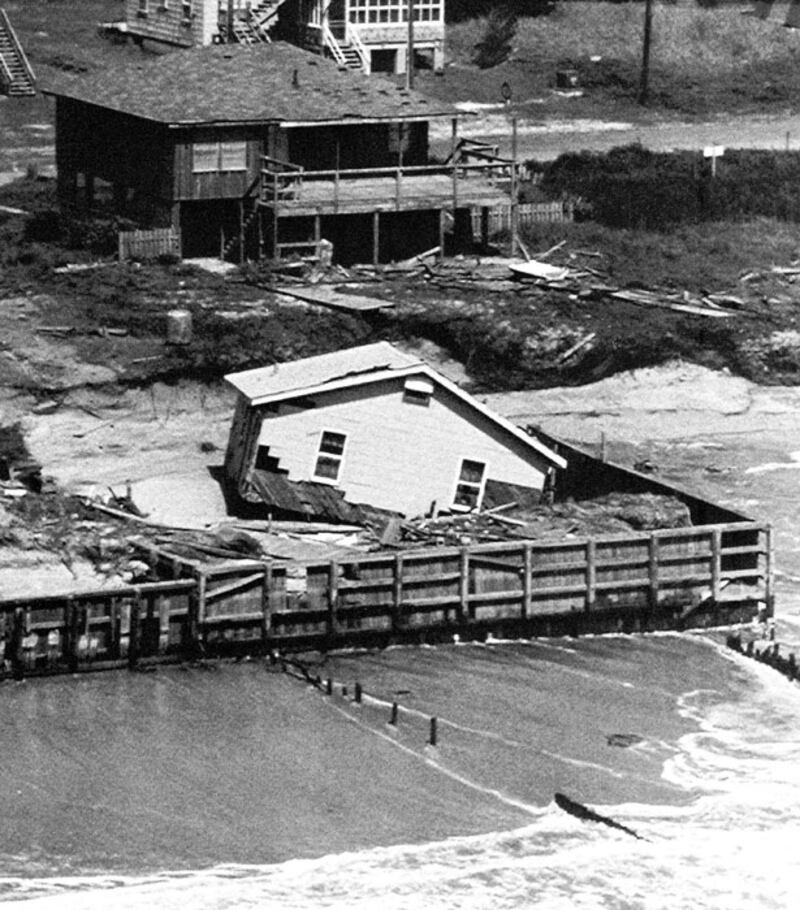 galleries/2010/09/02/15-worst-hurricanes/destructive-hurricanes---hugo_w83idg