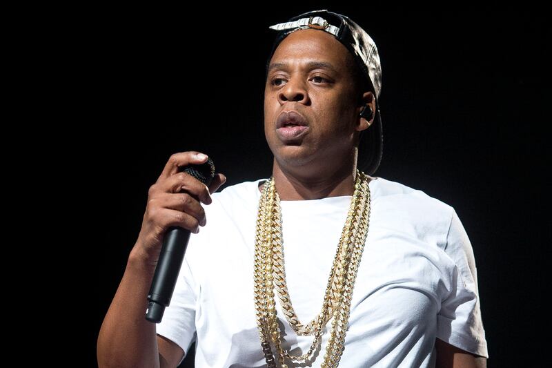 articles/2013/11/18/ashley-olsen-joins-the-cfda-jay-z-takes-lead-role-in-barneys-racial-profiling-scandal/131118-jayz-barneys-fashion-cheat_vej9yj