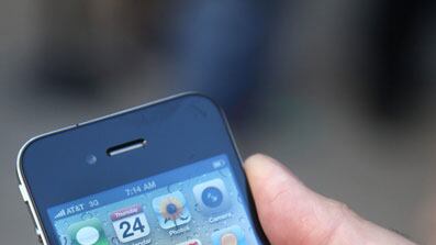 cheats/2010/07/02/apple-to-fix-iphone-glitch/iphone-3_yefhse