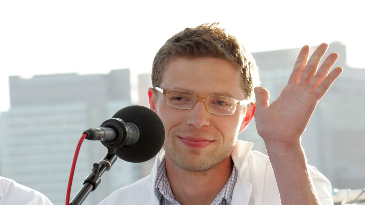 cheats/2012/07/30/lehrer-may-have-fabricated-dylan-quotes/jonah-lehrer-resigns_sycfof