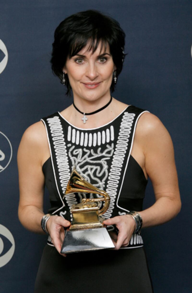 galleries/2012/04/06/secrets-from-the-set-of-the-movie-titanic-photos/titanic-secrets-enya_uda9cg