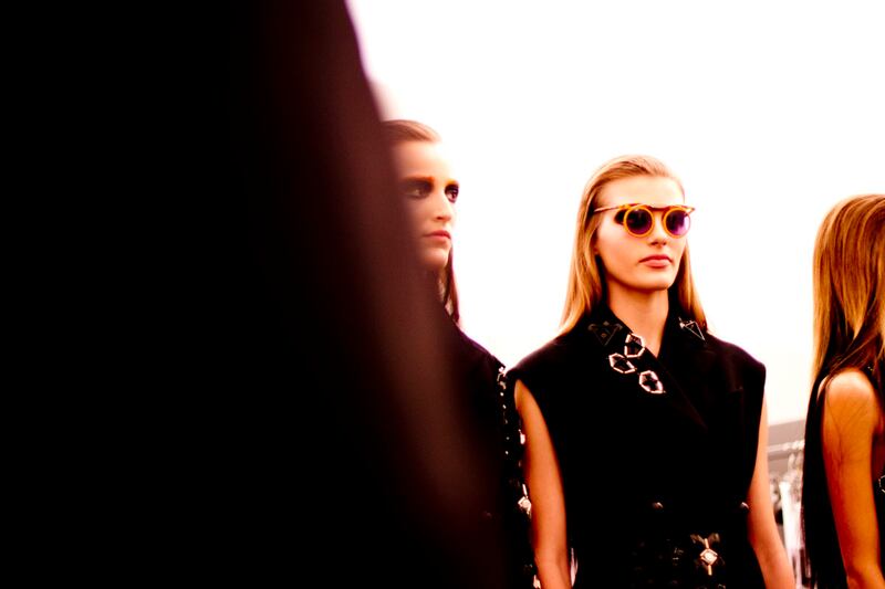 galleries/2012/02/27/versace-dolce-gabbana-prada-backstage-at-milan-fashion-week-fall-winter-2012-photos/milan-fashion-backstage-4_lm4zxu