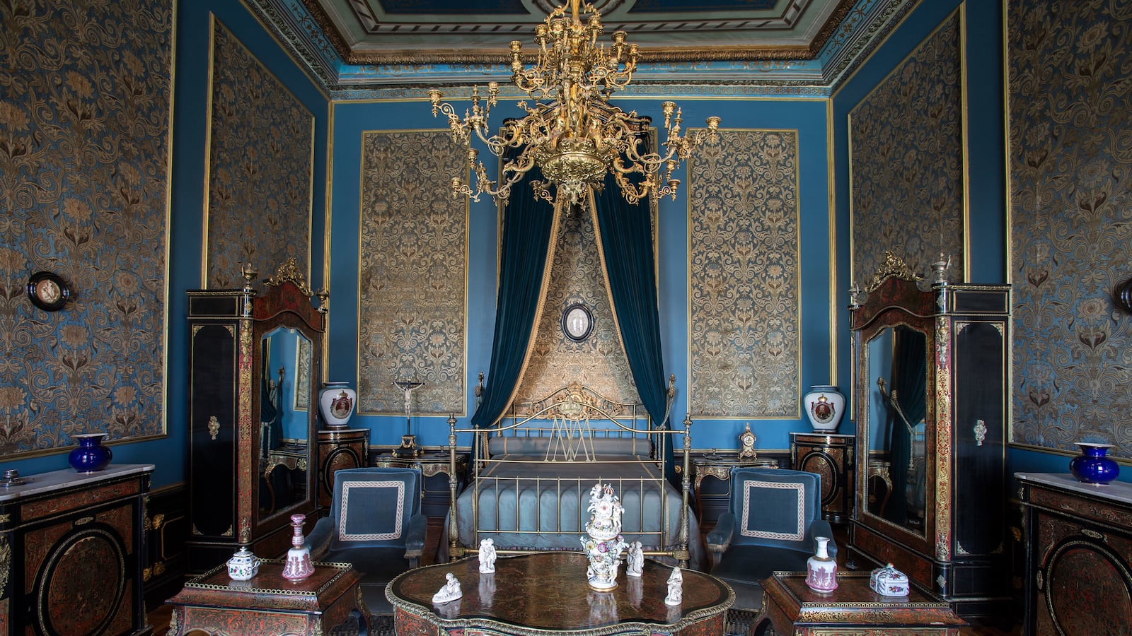 180528-oconnor-chapultepec-embed-carlota-bedroom_hfpzhw