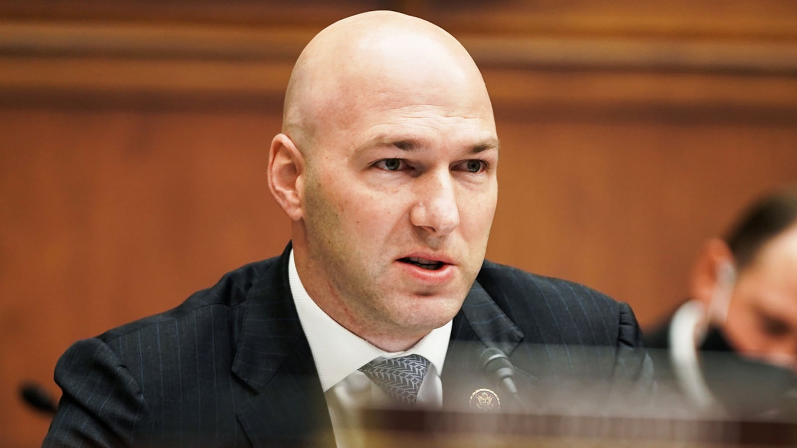 210917-Carlson-Anthony-Gonzalez-tease_qfxfzc