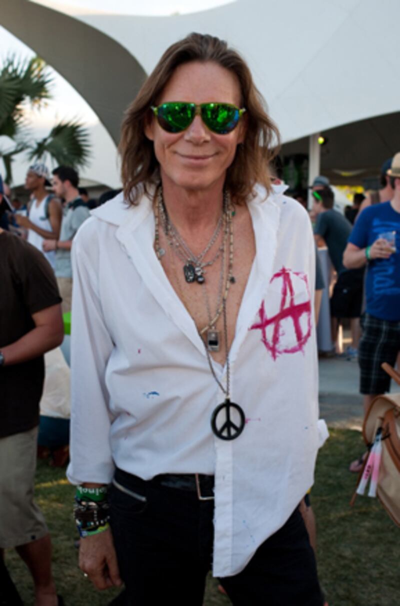 galleries/2011/04/16/2011-coachella/coachella-fans-18_gxmmty