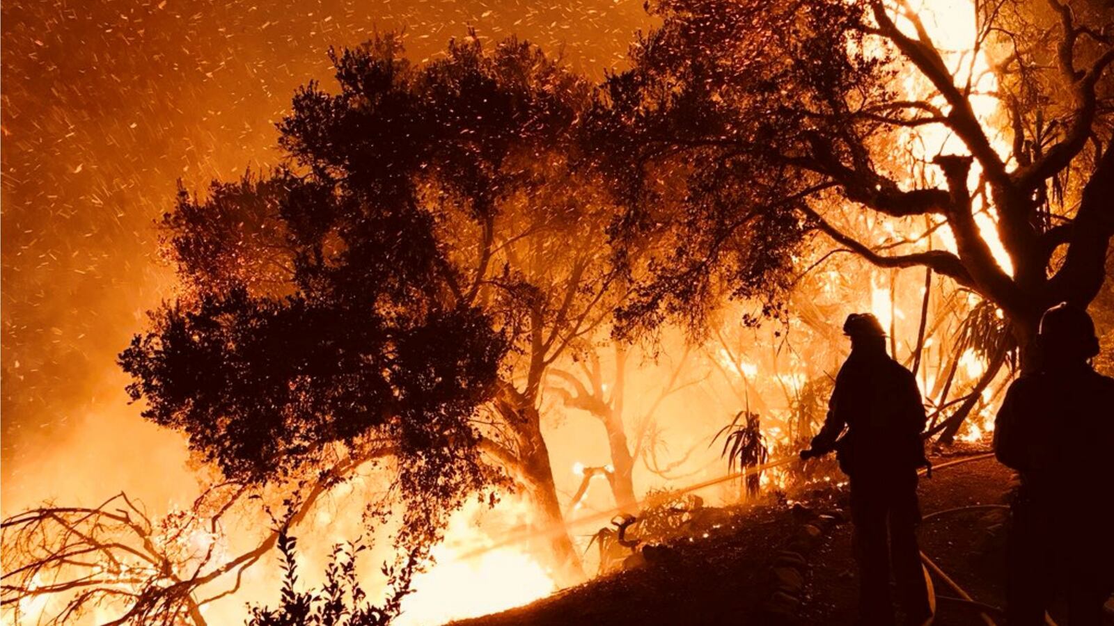 171216-california-fire-new-evacuations-cheat_qtbvow