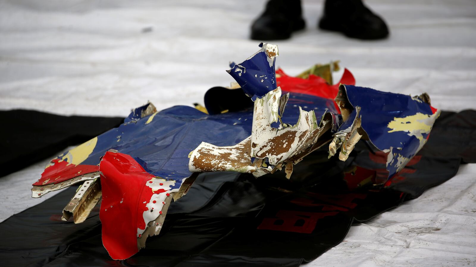 2021-01-10T092422Z_1222296842_RC2X4L9QUG7T_RTRMADP_3_INDONESIA-CRASH_w9awbk