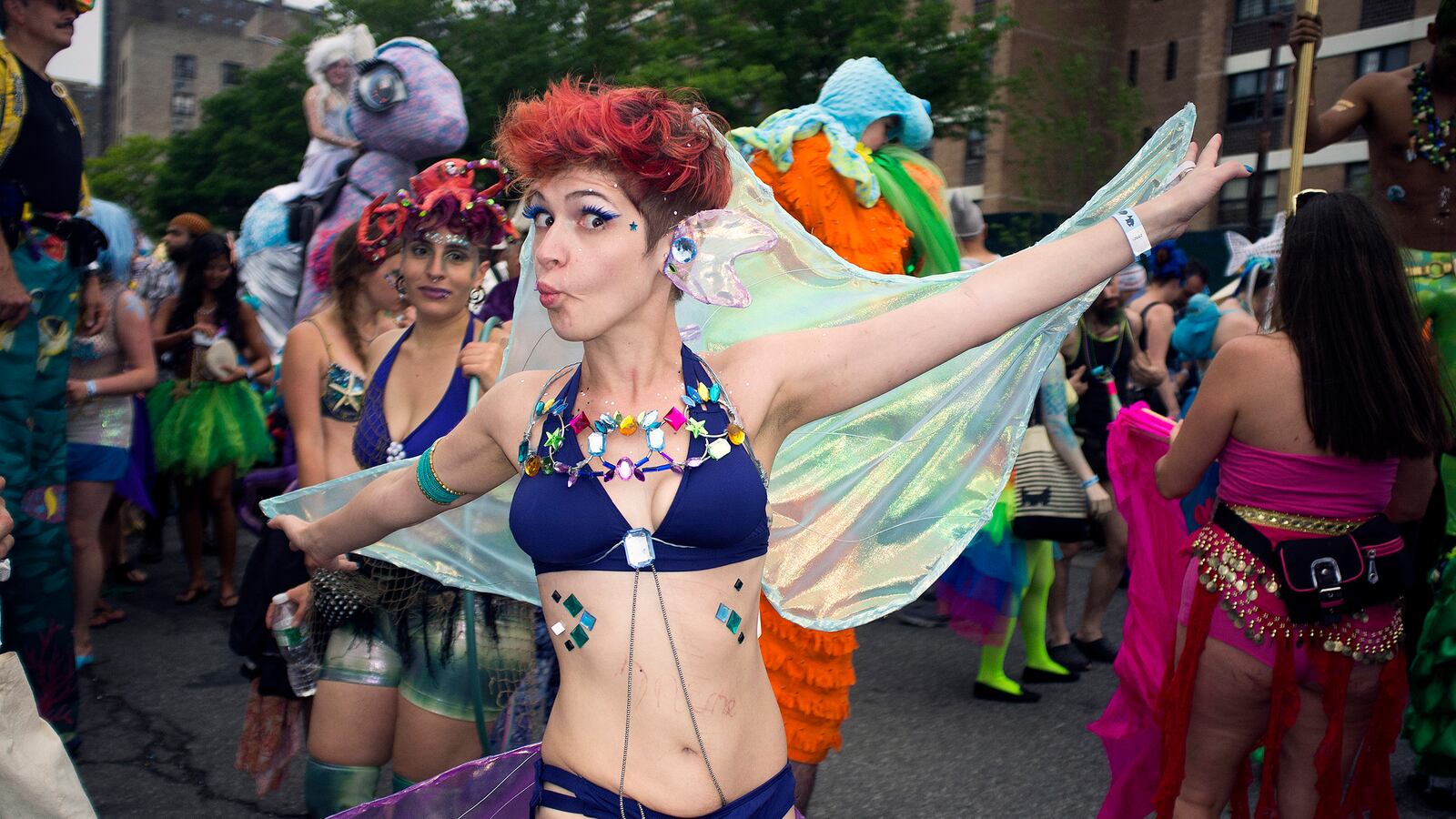 galleries/2015/06/20/seashells-sequins-and-lots-of-glitter-this-years-coney-island-mermaid-parade/150620_mermaid_parade_09_knrkq9