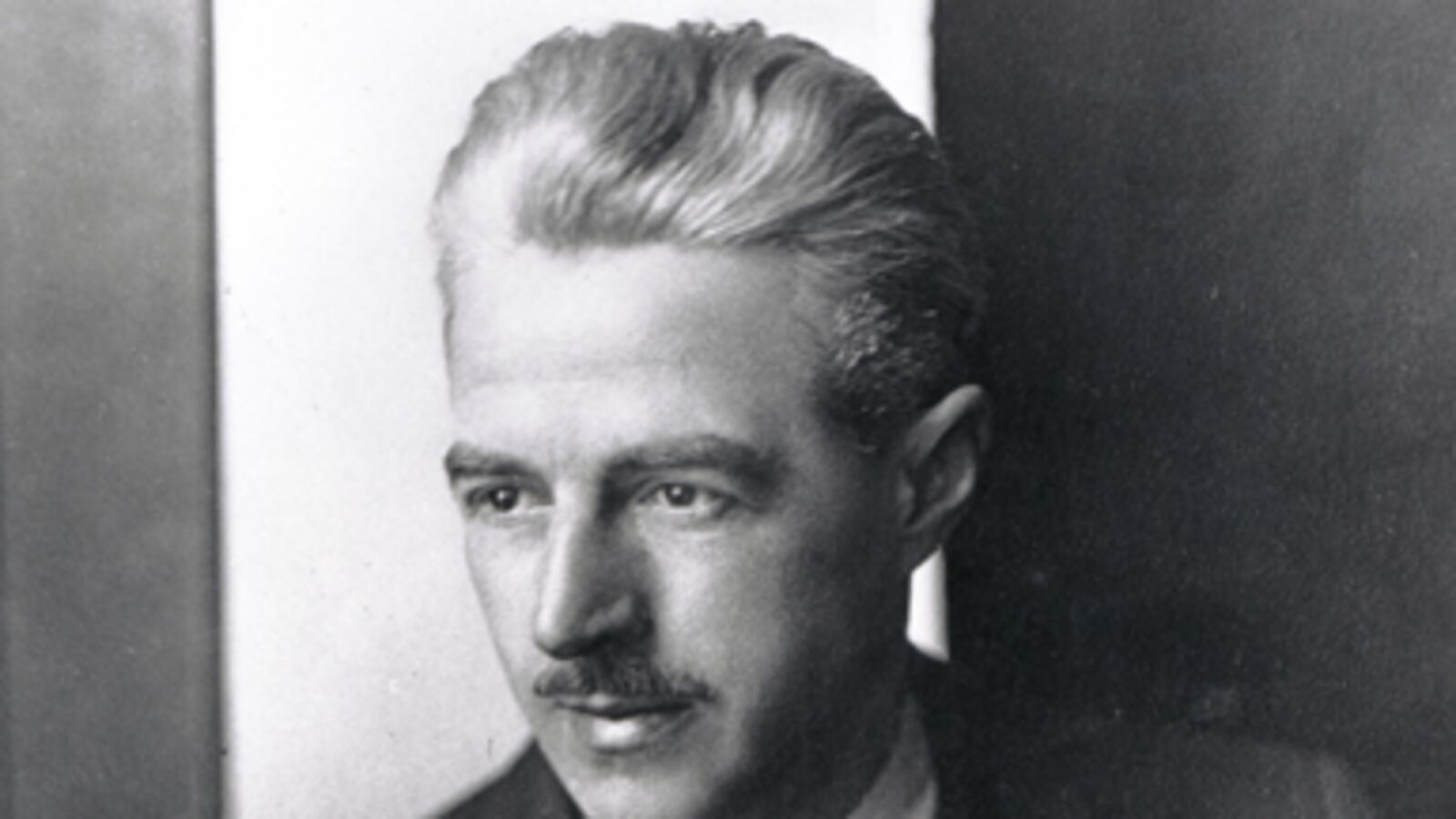 articles/2011/02/16/dashiell-hammett-short-stories-discovered-and-published-in-the-strand/jones-hammett_160525_uade0w