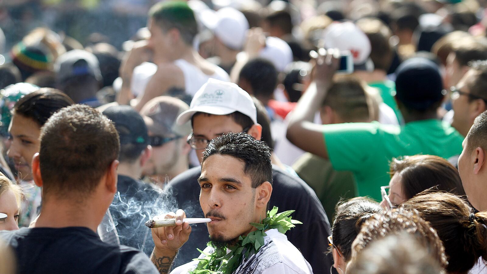 articles/2013/01/19/getting-a-mile-high-legally-stoned-in-colorado-after-initiative-64/130117-ross-legal-co-pot-tease_lt3ysg