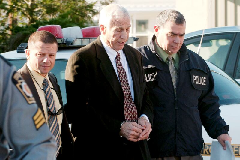 galleries/2011/11/10/penn-state-s-jerry-sandusky-scandal-who-s-who-photos/jerry-sandusky-coach-arrested-cs_uybk6n