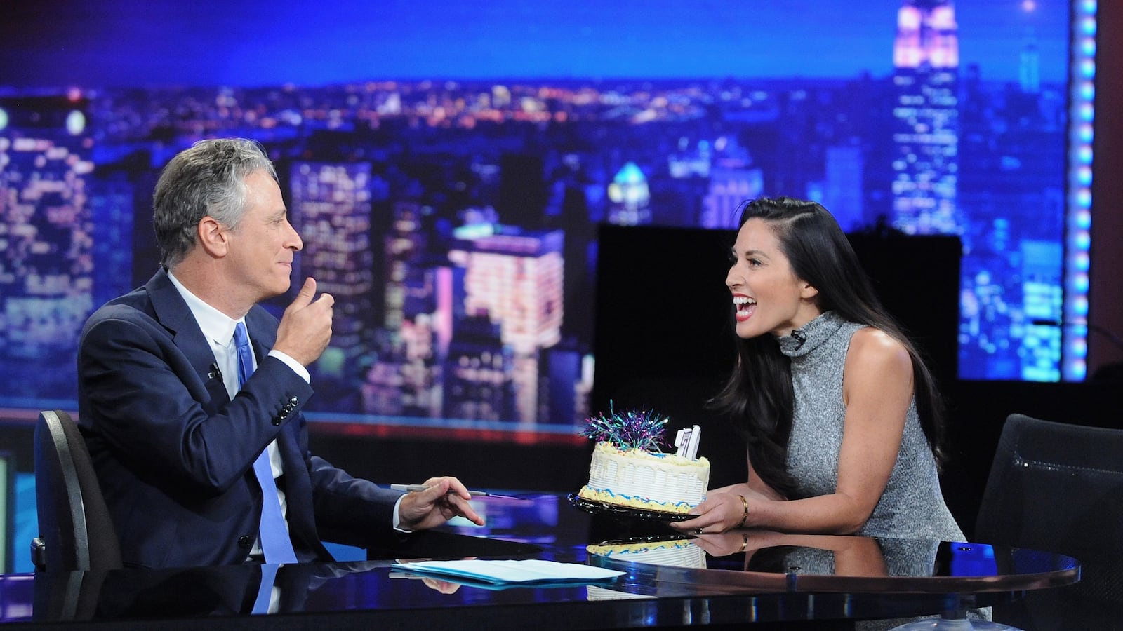 cheats/2015/08/06/jon-stewart-bids-daily-show-adieu/150806-jon-farewell-cheat_db7hxu