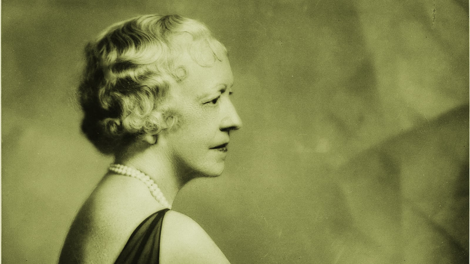 articles/2016/05/15/the-woman-who-invented-interior-design-and-set-paris-society-on-fire/160514-mcnearney-interior-design-woman-tease_kyp0d7