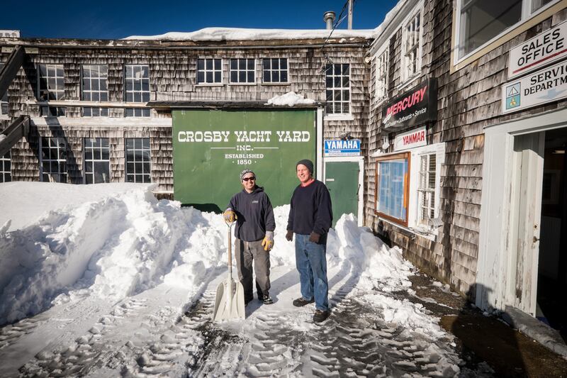 galleries/2015/01/29/winter-storm-batters-cape-cod-photos/150129-joiner-snow8_kir2pr