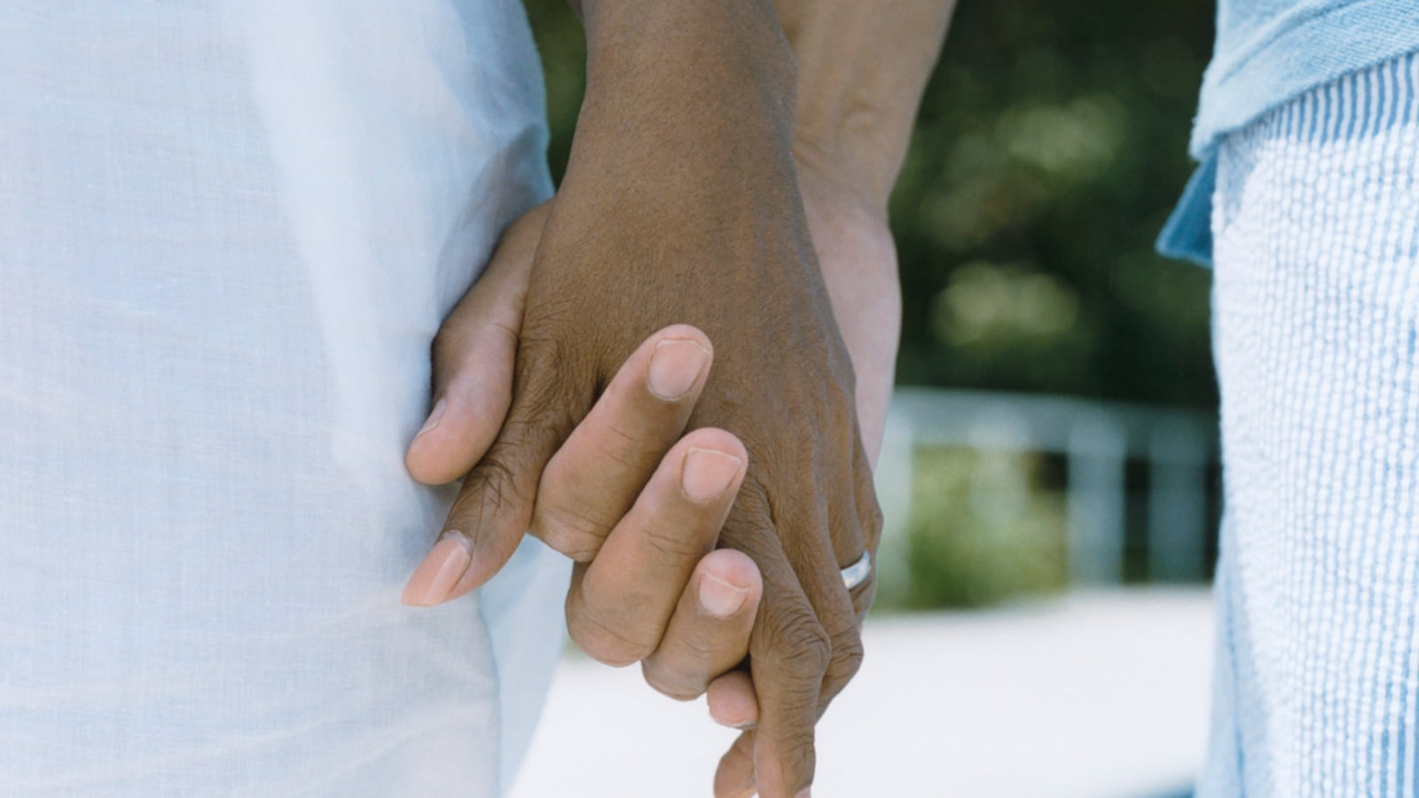 cheats/2011/12/04/church-overturns-interracial-couple-ban/interracial-couples-cs_tjvixq