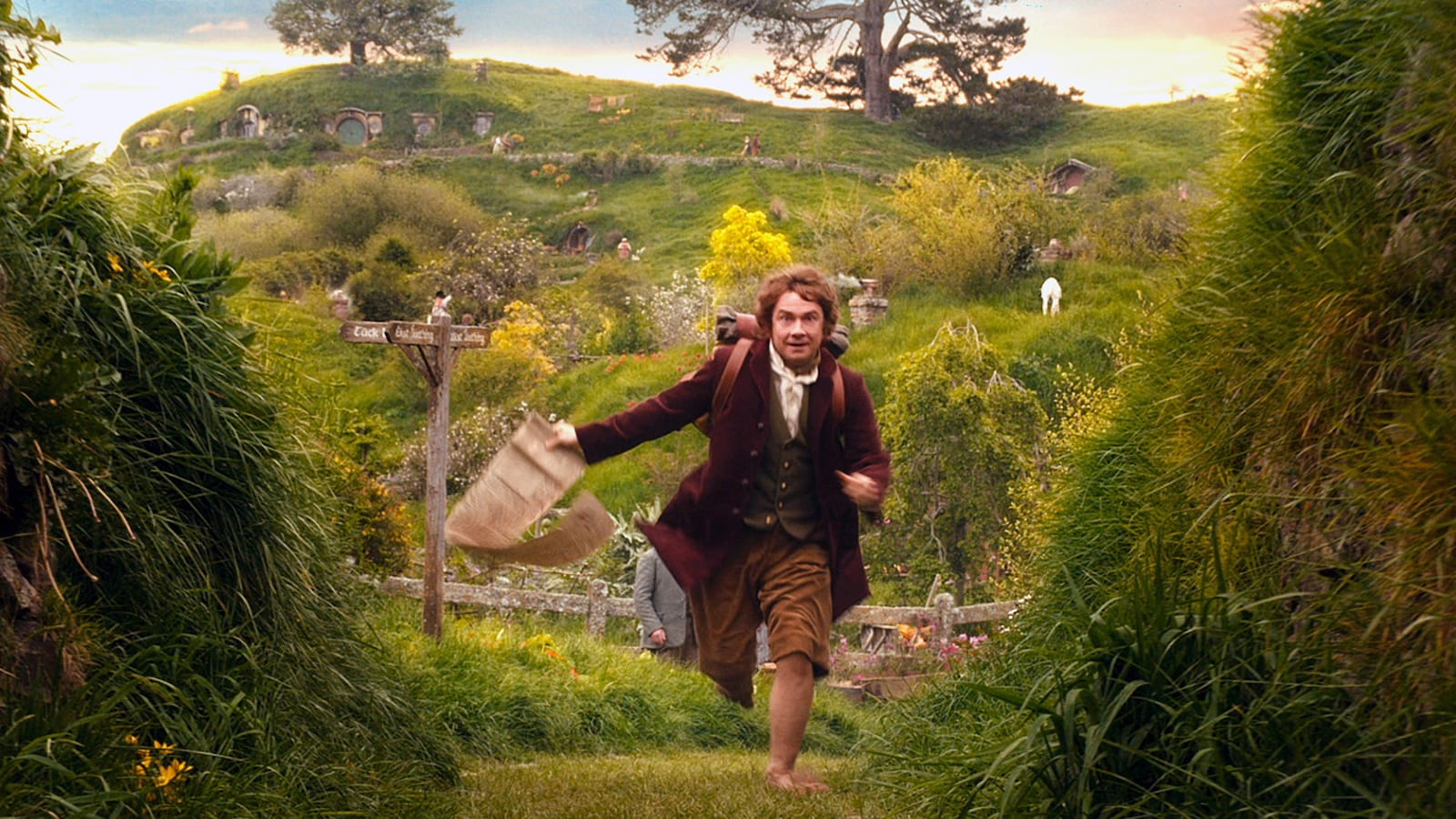 articles/2012/12/14/the-hobbit-19-changes-from-j-r-r-tolkien-s-novel-to-peter-jackson-s-movie/the-hobbit-lit-check-klassen-tease_xeytq6