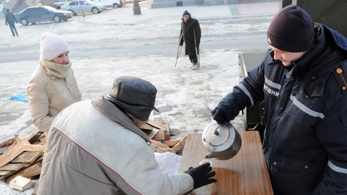 cheats/2012/01/31/dozens-die-in-european-winter/deadly-cold-weather-europe-ukraine-cheat_k8ecqd