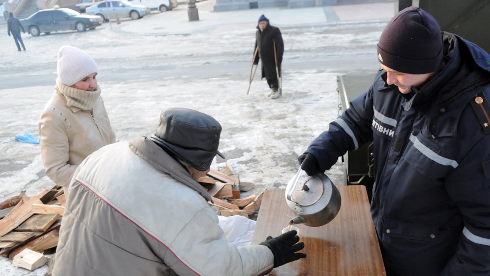 cheats/2012/01/31/dozens-die-in-european-winter/deadly-cold-weather-europe-ukraine-cheat_k8ecqd