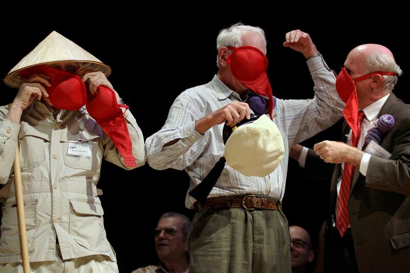 galleries/2012/05/12/cell-phone-bra-ice-pack-bra-and-more-odd-brassieres-photos/gal-klassen-bras-gas_fmqfa5