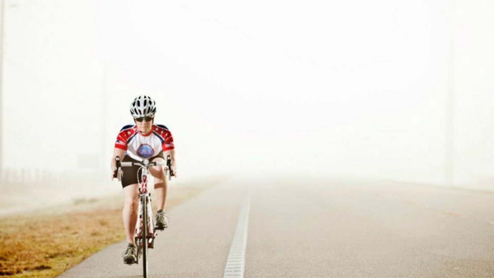 articles/2013/09/21/meet-kiersten-downs-she-biked-3-800-miles-for-student-veterans/130920-vet-bike-mcelwaine-tease_hba7bi