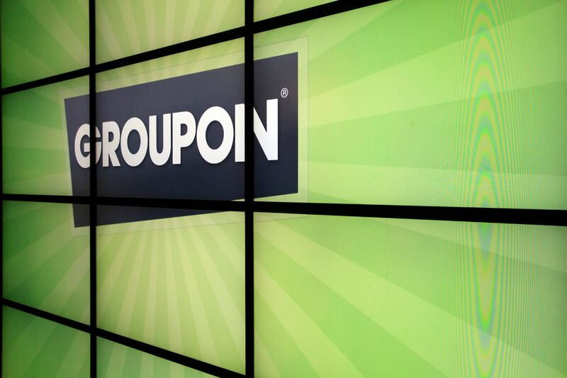 articles/2011/11/04/groupon-ipo-no-bargain-as-early-investors-milk-the-company/groupon-ipo-lyons_p5bmb7