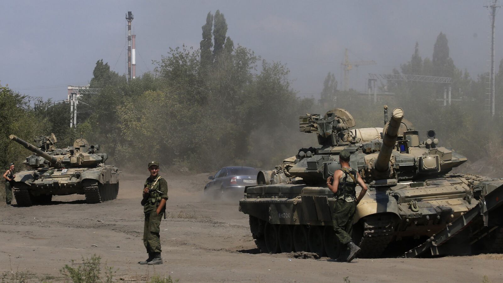 cheats/2014/08/27/russian-tanks-roll-into-ukraine/140827-russian-tanks-cheat_j65bsv