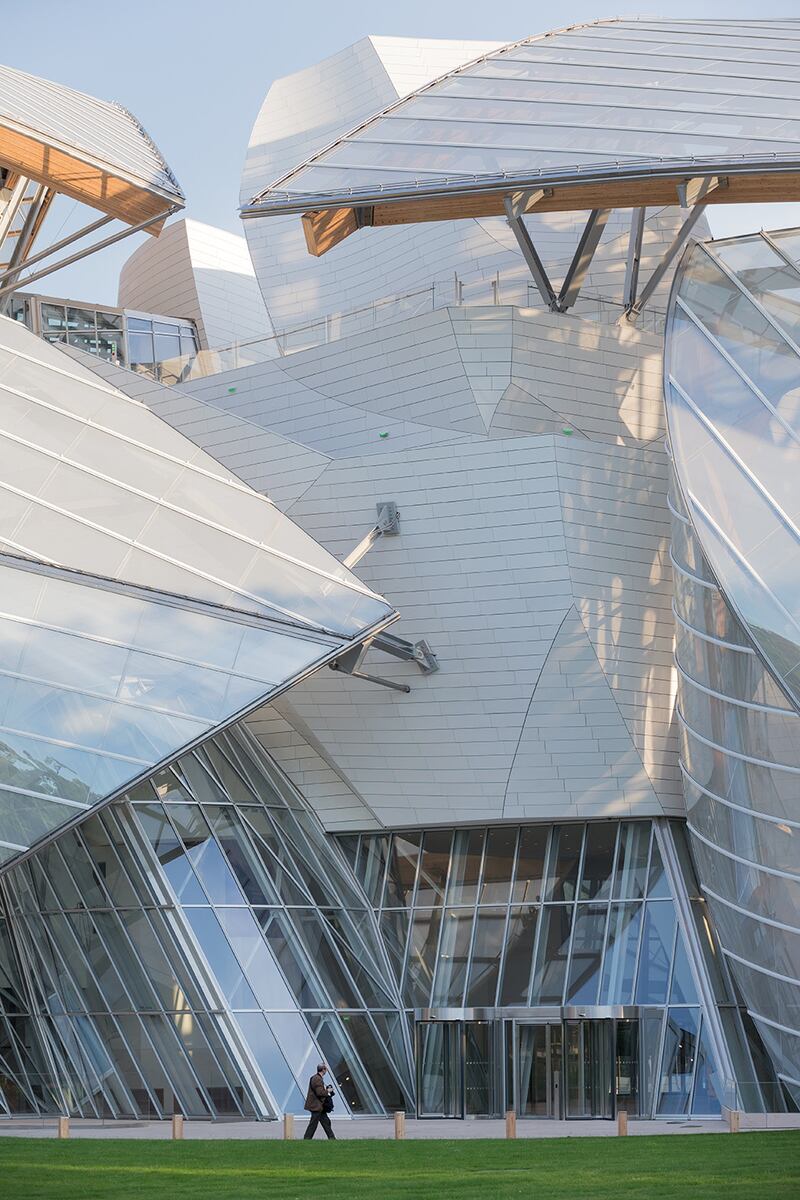 galleries/2014/10/27/frank-gehry-s-fondation-louis-vuitton-building-opens-photos/141024-ghery-paris-3_hqvv20