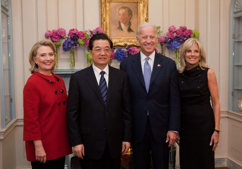 galleries/2010/12/09/jill-biden-fashion/jill-biden-fashion---update-2_p6kezi