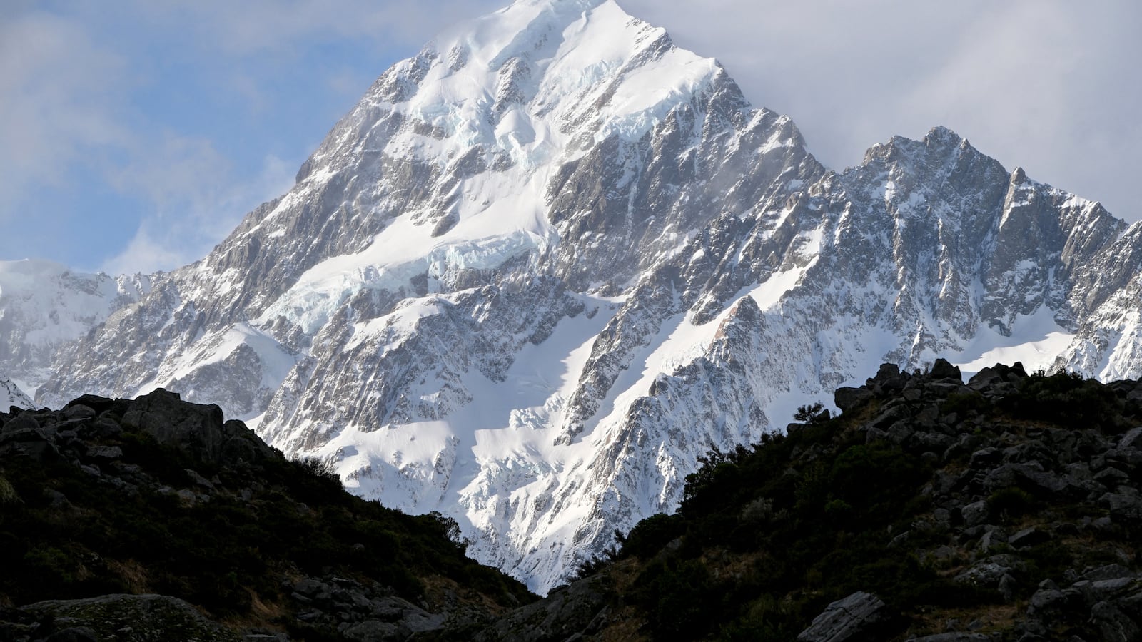 This photo shows a general view of the peak of Mount Cook, also known as Aoraki in Maori, one of New Zealand's most iconic landmarks that sits in the Southern Alps mountain range on New Zealand's South Island on September 29, 2025. (Photo by Sanka VIDANAGAMA / AFP) (Photo by SANKA VIDANAGAMA/AFP via Getty Images)