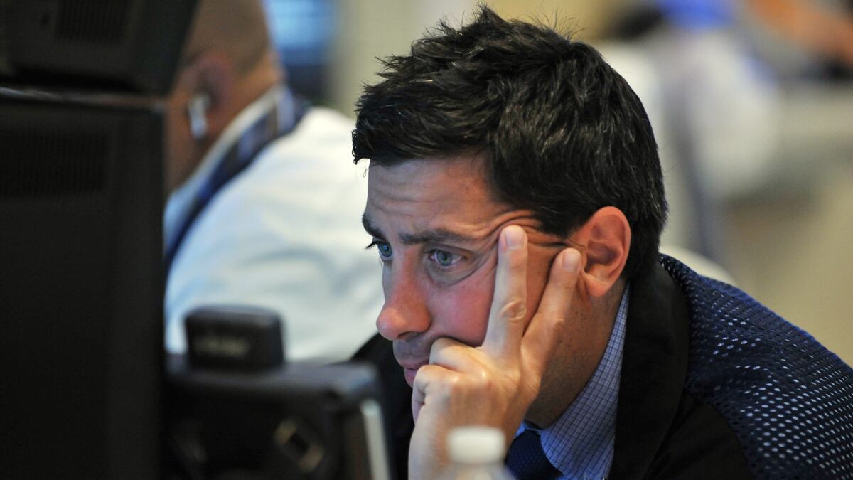 cheats/2012/06/21/dow-falls-244-points/nyse-dow-slump-cheat_ibqtcg