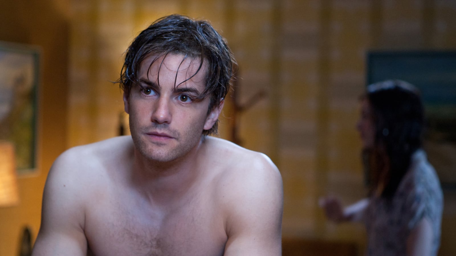 articles/2011/08/18/jim-sturgess-from-across-the-universe-to-21-to-one-day/sturgess-one-day-munoz-2_vik8bp