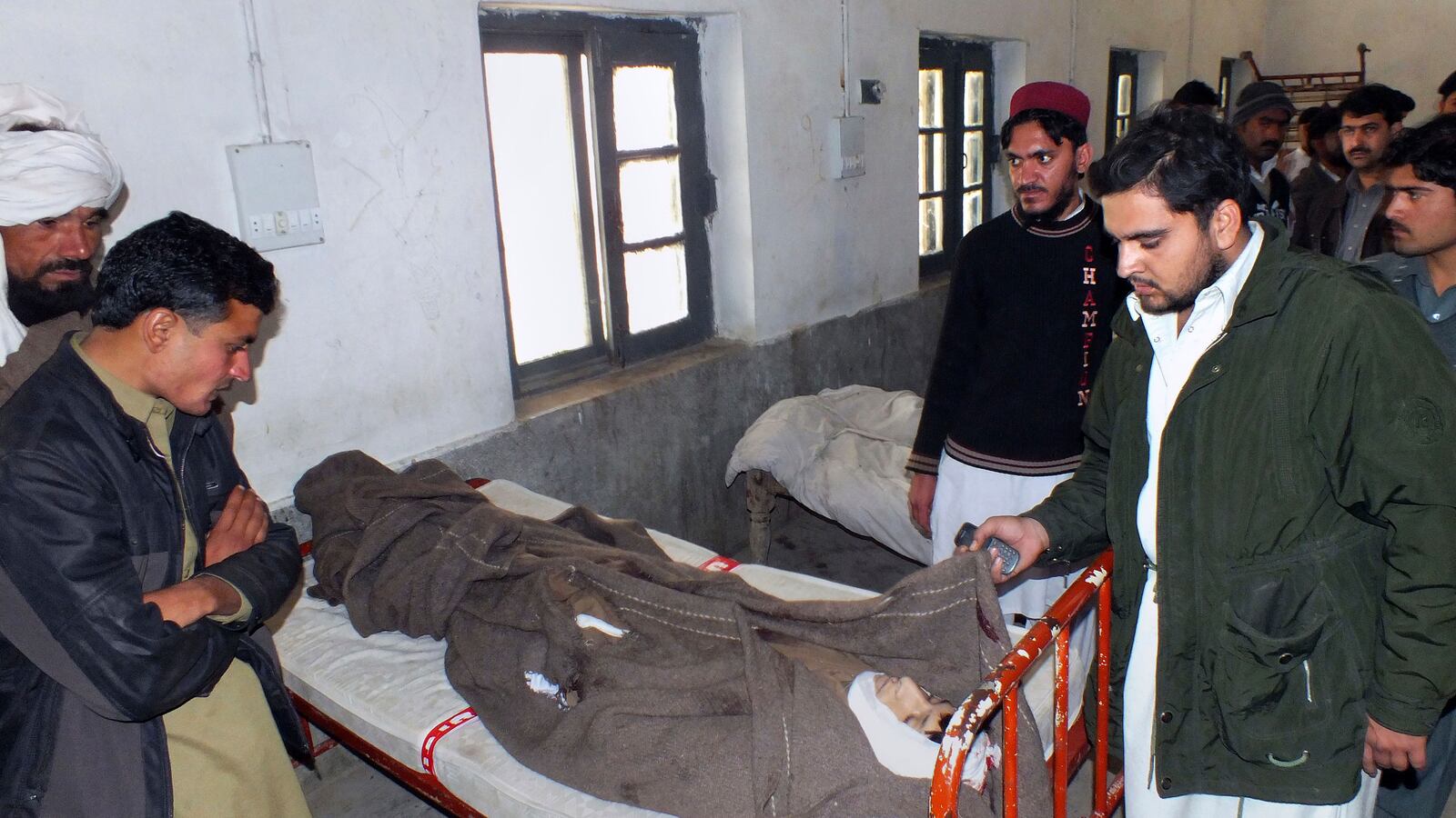 cheats/2013/02/02/taliban-strike-kills-35-in-pakistan/130202-pakistan-taliban-attack-cheat_o7tukc