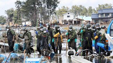 cheats/2011/03/29/japan-pm-country-on-maximum-alert/japan-leak_j2g7wm