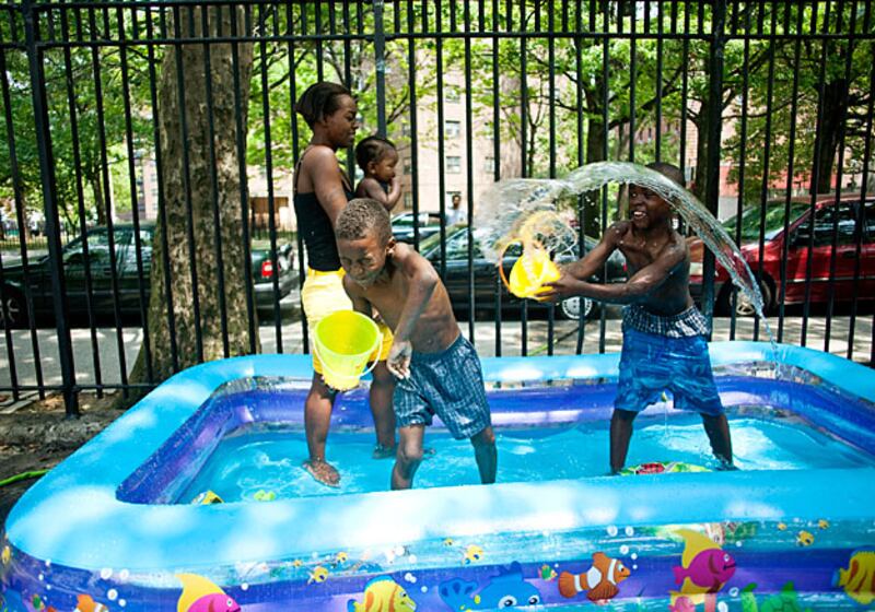 galleries/2010/08/01/backyard-hazards/backyard-hazards---portable-pool_nujska