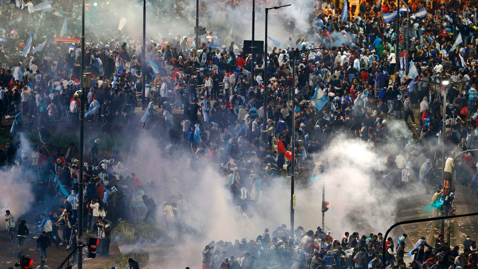 cheats/2014/07/14/30-arrested-in-argentinean-riots/140714-argentina-riot-cheat_cdfizh