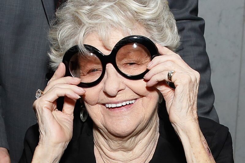 articles/2014/07/17/elaine-stritch-pinched-my-butt-and-changed-my-life/140717-fallon-elaine-stritch-obit-tease_zf5fwl