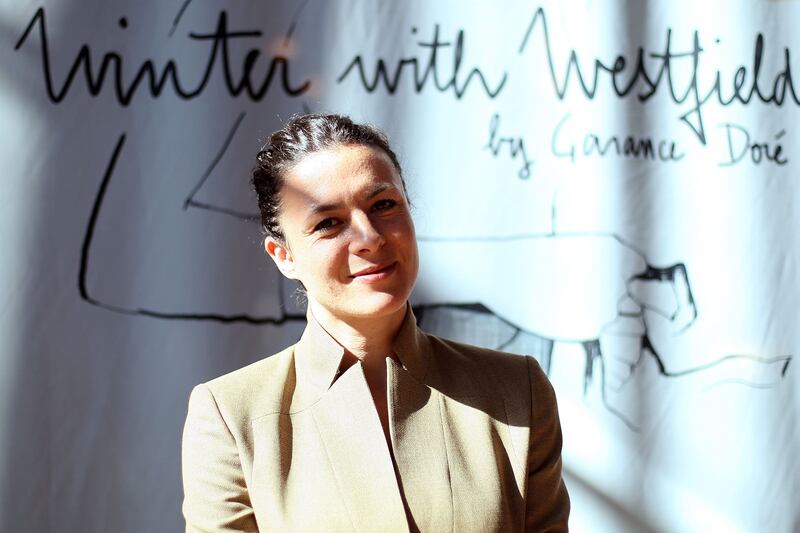 articles/2013/08/22/garance-dore-signs-book-deal-rashida-jones-fronts-band-of-outsiders-s-fall-winter-campaign/130822-fashion-dore-cheat_pdkhdg