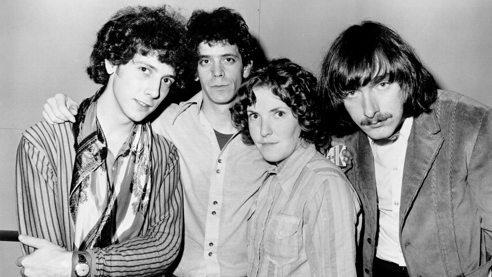 articles/2013/10/29/moe-tucker-s-tribute-to-velvet-underground-bandmate-lou-reed/131028-tucker-reed-tease_fab6rp