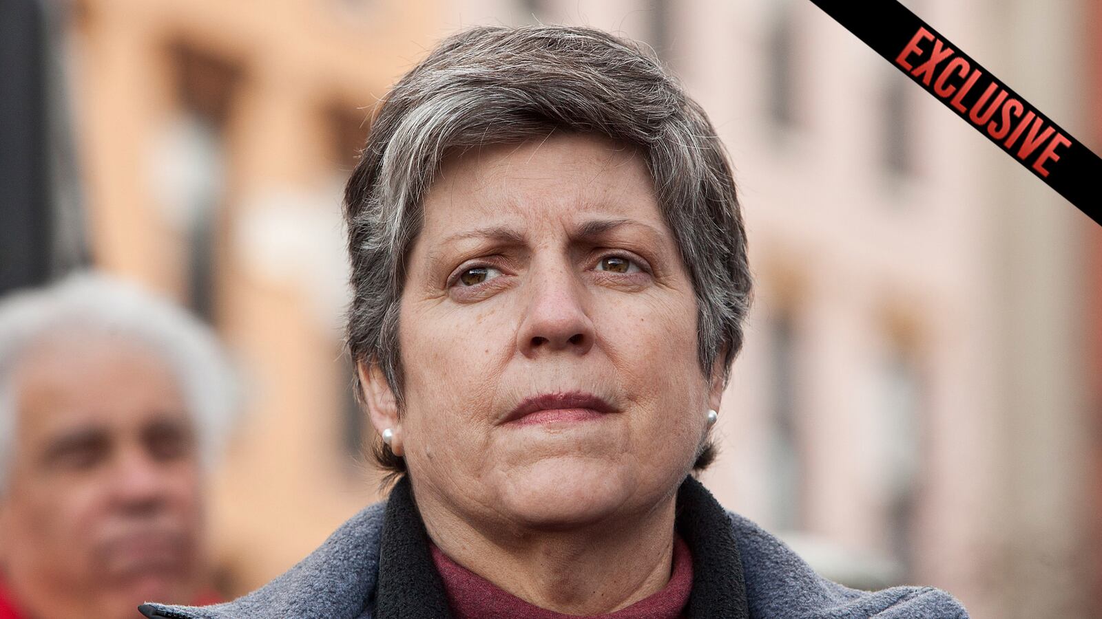 articles/2013/09/25/exclusive-white-house-struggles-to-replace-janet-napolitano-at-dhs/130924-open-dhs-position-tease-update_fjliru