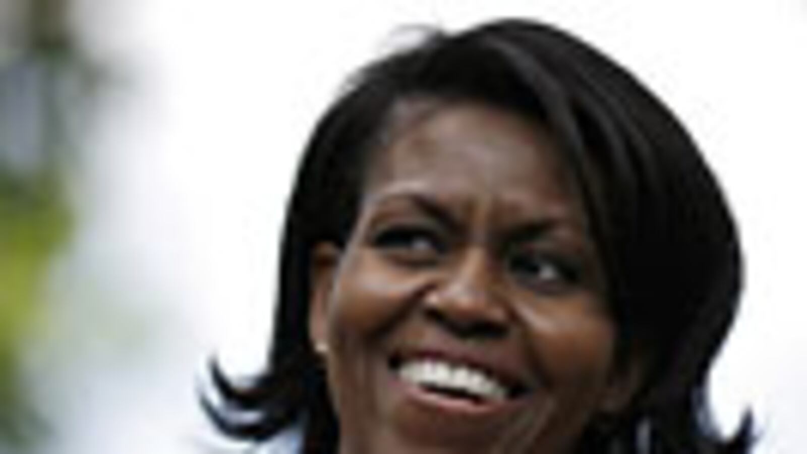 articles/2008/10/09/the-politics-of-michelle-obamas-hair/williams-michelles-hair_575_d9ltf6