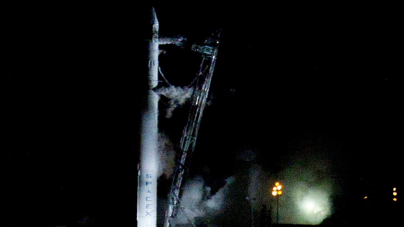 cheats/2012/05/19/launch-aborted-at-last-second/falcon-rocket-nasa-aborted-cheat_vekfwa