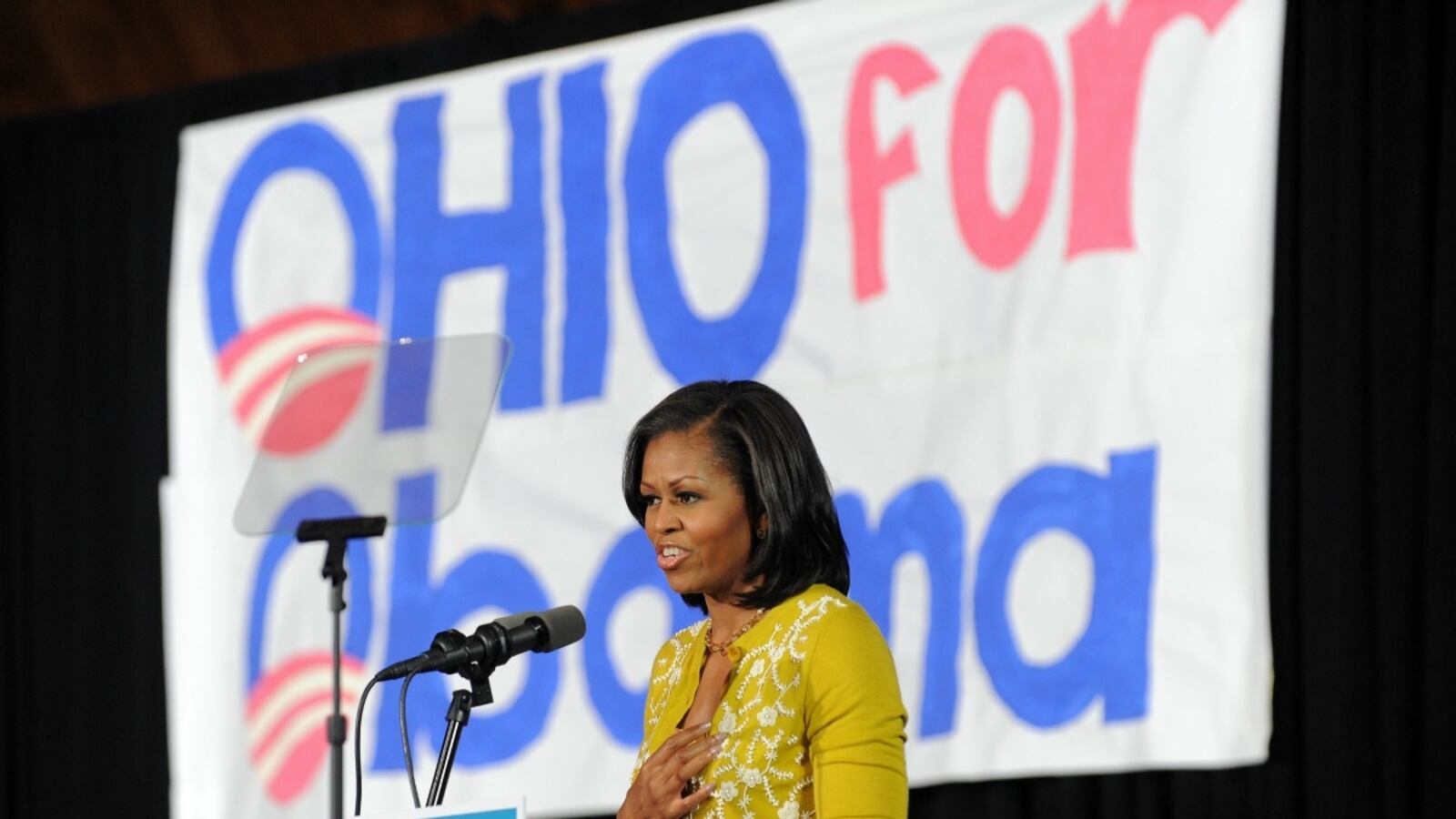 cheats/2012/10/15/michelle-obama-s-motorcade-crashes/michelle-obama-motorcade-cs_ssdgbn