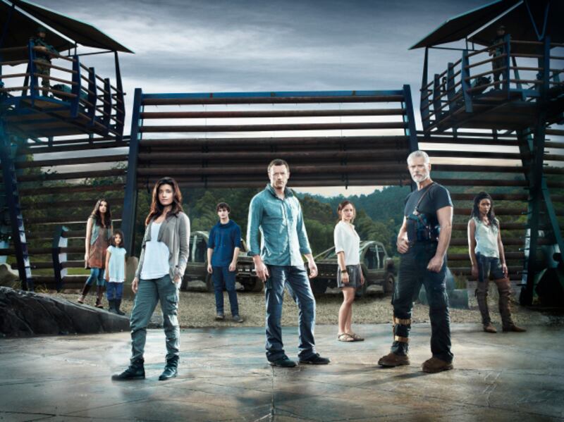 galleries/2011/07/20/comic-con-2011-spider-man-true-blood-twilight-more-photos/terra-nova-comic-con_uboom1