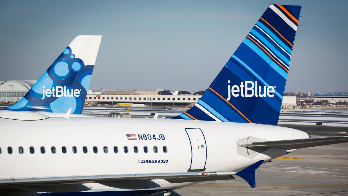 cheats/2016/06/14/jetblue-free-travel-for-victim-families/160614-jetblue-free-airfare-victims-orlando_vdbqgh